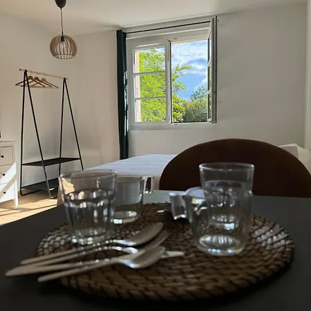 Comme A La Maison * Crest